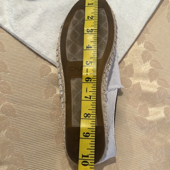 Chanel White Canvas Espadrilles With Black Toe Cap. EU 40. - Picture 7 of 8